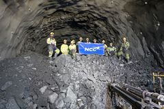 NCC fyrte fredag av gjennomslagssalva i løp to av Lerstadtunnelen i Ålesund.