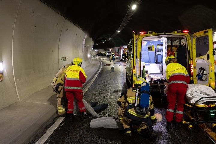 Foto fra en beredskapsøvelse i tunnel.
