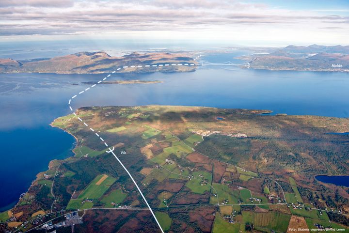 Statens vegvesen har fått i oppdrag av Samferdselsdepartementet å utrede en annen gjennomføringsrekkefølge for E39 mellom Ålesund og Molde. Bildet viser ett av forslagene for strekningen mellom Vik og Molde.