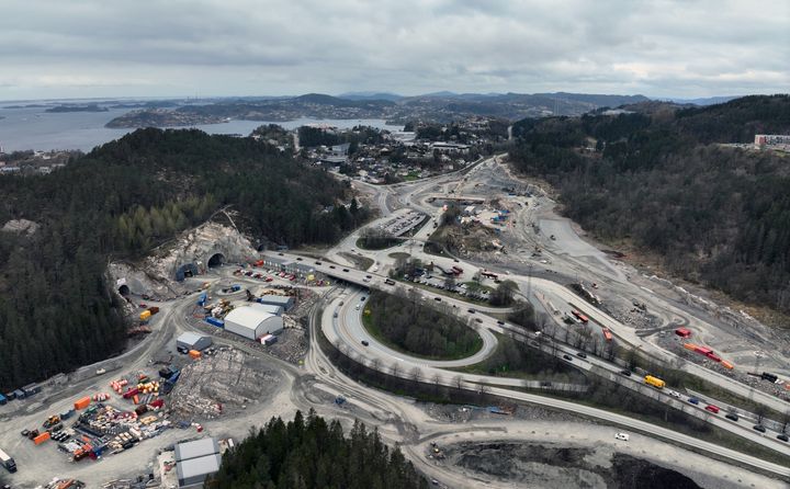 Dronefoto av Storavatnet fra april i år.