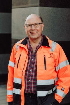 Bildet viser et portrett av Reidar Johansen. Han er prosjektsjef for Vegvesenet i det offentlig private samarbeidet, OPS Hålogalandsvegen.