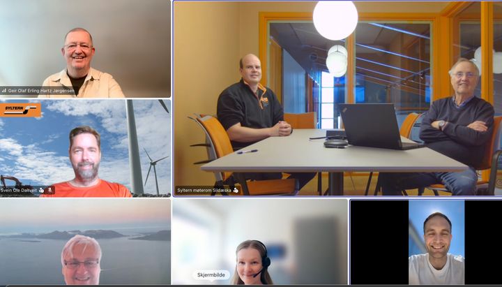 Digitalt: I dag signerte partene kontrakten for bygging av nytt flyplasskryss. Fra Syltern AS deltok Øystein Syltern, daglig leder, Kenneth Årbogen, Økonomistyring, Svein Ole Daltveit, tilbudsleder og Vebjørn Karlsaune, prosjektleder. Fra Vegvesenet deltok direktør for utbygging, Kjell Inge Davik, prosjektleder, Geri Hartz Jørgensen og assisterende prosjektleder, Wibeke Knudsen,