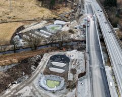 Utbyggingen av E39 Osli–Hove gitt flere miljøforbedringer langs strekningen. Det er gjennomført omfattende støyskjerming, og forbedring av forholdene for fisk og naturmiljø.