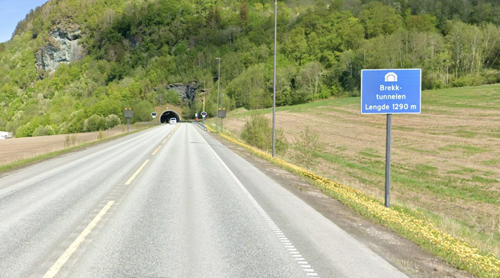 Brekktunnelen i Skaun kommune er en 1,3 kilometer lang tunnel på E39 og en viktig del av veiforbindelsen mellom Klett og Orkanger