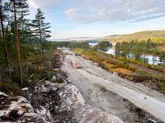 Arbeidet med å utbedre og bygge ny veg mellom Ljosåna og Gaulså er godt i gang. Snart skal Statens vegvesen skifte ut bruplata på Ljosåna bru og to store stikkrenner under riksvegen ved Suntjørn. For å utføre dette arbeidet på en god og sikker måte er vi nødt til å stenge rv. 41.