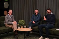 I webinarserien "Bærekraftsøkonomer" forteller Jernia og Statsbygg hvorda de jobber med sosial bærekraft i verdikjeden. F.v: Christoffer Gundersen, leder for bærekraft i Econa, Irene Brenden, bærekraftsansvarlig i Jernia og Anders Fylling, direktør for bærekraft og spesialfag i Statsbygg.