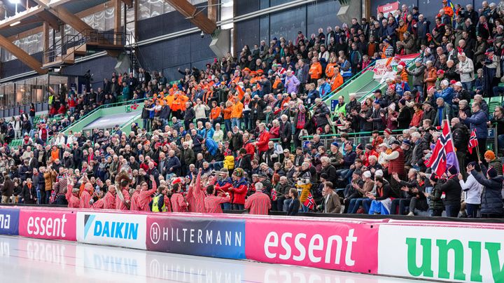 Publikum under VM enkeltdistanser i Vikingskipet i mars