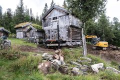 Tilskudd gir arbeid til håndverkere og vedlikehold av viktig kulturhistorie, slik som her på Steingaardskroken i Telemark.