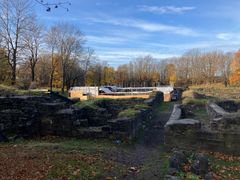 Tildekking av klosteruinen på Hovedøya i Oslo.