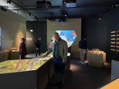Assisterende riksantikvar Audun Skeidsvoll åpnet utstillingen.