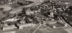 Luftfoto av Sinsenveien 76 i Oslo, og et stort område rundt, fra 1947