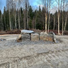 Nybygd hellekiste i Aremark