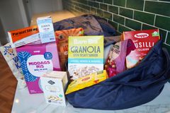 Velg mat til beredskapslageret etter dine egne preferanser. Direktoratet for samfunnssikkerhet og beredskap anbefaler å ha mat for én uke.