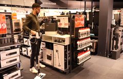 Dampvaskere er mer populært enn noen gang, forteller Danial Bhatti.