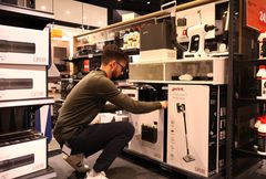 Hyllene fylles på løpende.