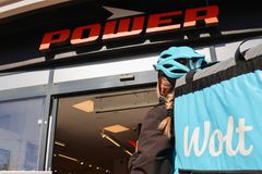 Samarbeider: POWER og Wolt