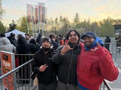 Jimmy Jguyen, Emanuel John Ditta og Samuel John Ditta kom rundt midnatt og var de første i køen.