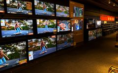 Kan skade skjermen: Rengjøring av TV-skjermen bør gjøres riktig.
