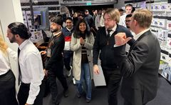Kundene strømmet på da dørene åpnet klokken 07. Foto: POWER
