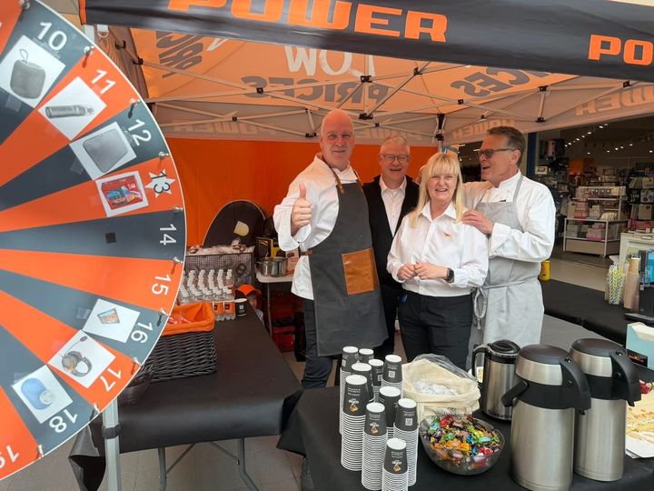 Franchiseteamet i Power sammen med Brit Nordmoen, franchisetaker på Tynset.