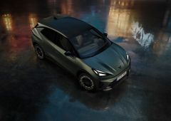 CUPRA Raval i lakkfargen Manganese Matt Green