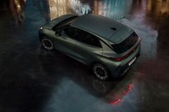 CUPRA Raval i lakkfargen Manganese Matt Green