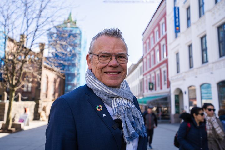 Torsdag startet årets lønnsoppgjør for kommuneansatte. Forhandlingsleder i YS Kommune, Trond Ellefsen, krever betydelig lønnsvekst for medlemmene.