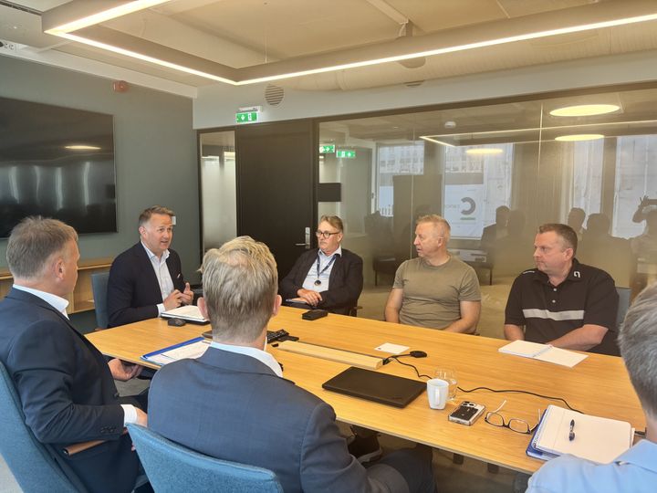Meklingen er i gang om flyteriggavtalen