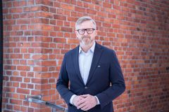 YS-leder Hans-Erik Skjæggerud støtter regjeringens forslag om å kutte i inntektsskatten. Nå håper han partiene på Stortinget slutter opp om tiltaket.