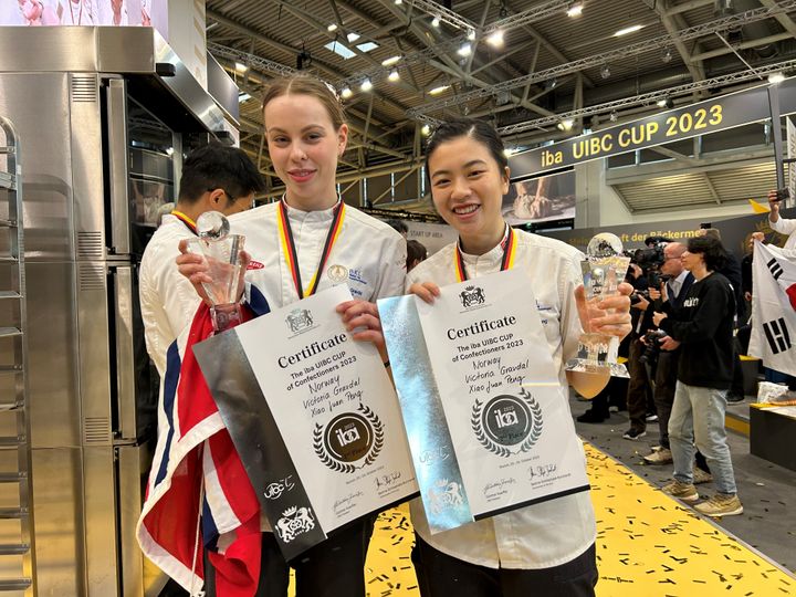 Victoria Gravdal og Xiao Joan Peng tok en historisk sølvmedalje i konditor VM, iba UiBC CUP.