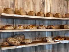 Kjøper du brød i det lokale håndverksbakeriet, er sannsynligheten stor for at brødet vil være i kategorien prosessert, ikke ultraprosessert.