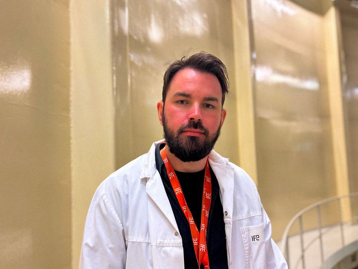 Bellonas atomsikkerhetsrådgiver Oskar Njaa, her på befaring på atomanlegget på Kjeller.