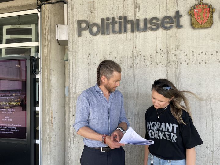 Eivind Berstad i Bellona sammen med talsperson for arbeidsinnvandrerne på Melkøya, Ewelina Baj.