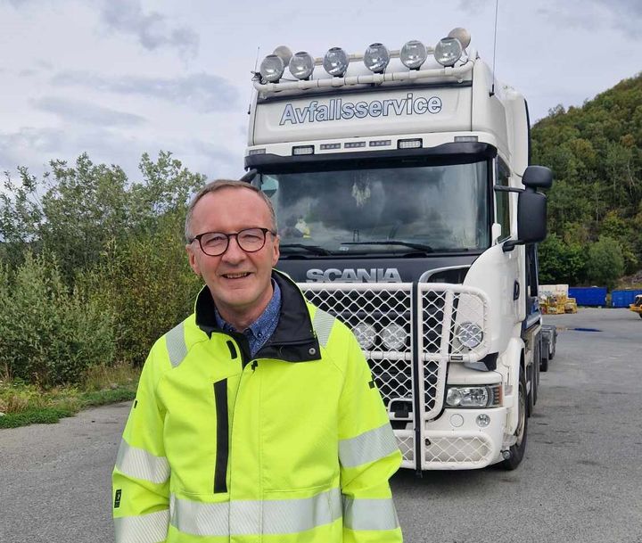 Sigleif Pedersen, daglig leder i Avfalsservice AS, gleder seg over å åpne Norges første høyteknologiske avfallsstasjon i Kåfjord kommune.