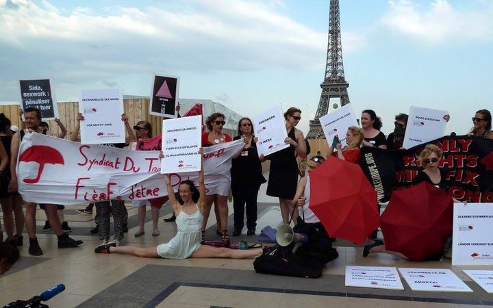Franske sexarbeidere protesterer i mot landets sexkjøpslov.