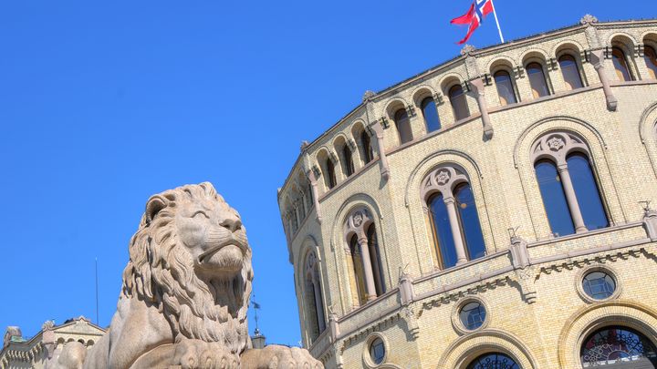 Valg 2025: Sex og Politikk jakter på det partiet på Stortinget som er best på seksuell og reproduktiv helse og rettigheter.