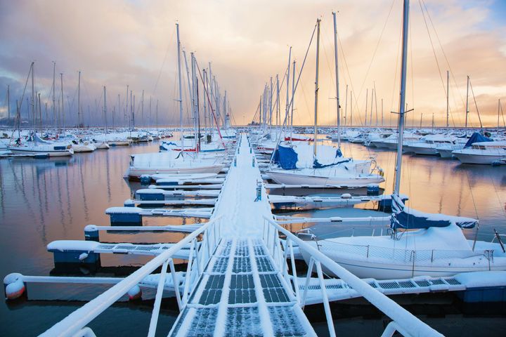 Det er mange ting å huske på når båten skal i vinteropplag, sier Sindre Ek hos Söderberg & Partners
