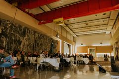 På innsida av krafta, bokstavelig talt: Første dag av «På innsida av krafta»-konferansen foregikk delvis inne i kraftstasjonen på Hylen i Suldal.