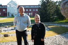 Finansminister Vedum og høyere utdanningsminster Borch var hos UiT i Tromsø i august 2023.