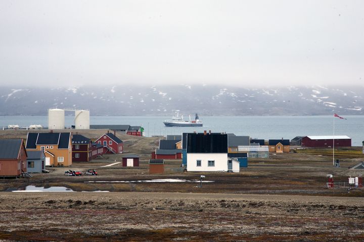 Forskningsstasjonen Ny-Ålesund på Svalbard.