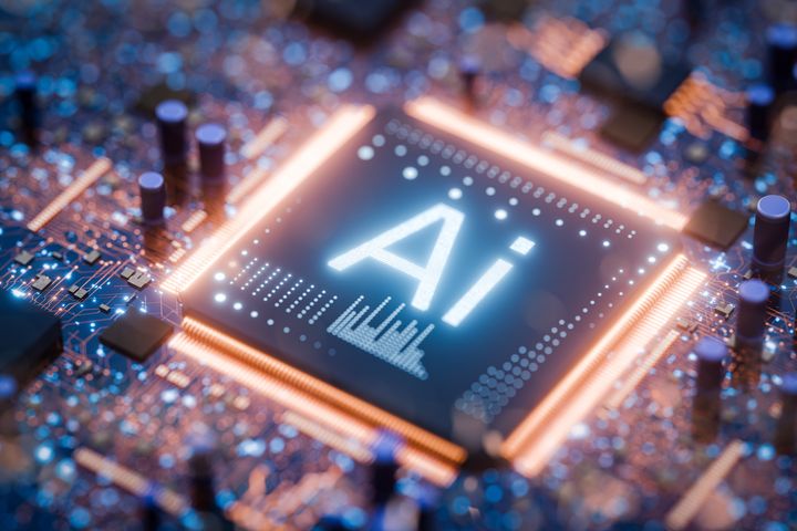 bilde av microchips og lysende greier med teksten Ai