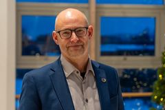 Portrett av en mann innendørs