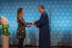 Doktorpromosjon i 2022 med Marie Wasmuth Lundblad. Hun er nå postdoktor ved Institutt for samfunnsmedisin, og jobber for tiden med trender i overvekt og forekomsten av fedme-relatert kreft.