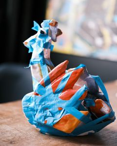 Skulpturen gitt i relasjon av tildelsen av Dyrevernkompasset.