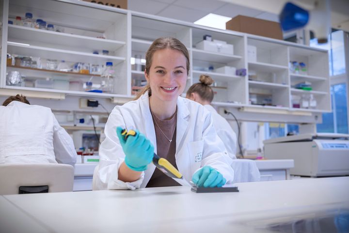 Åsne Skram Trømborg, doktorgradsstipendiat ved NMBU, har gjennomført analysen av 45 000 norske matvarer.