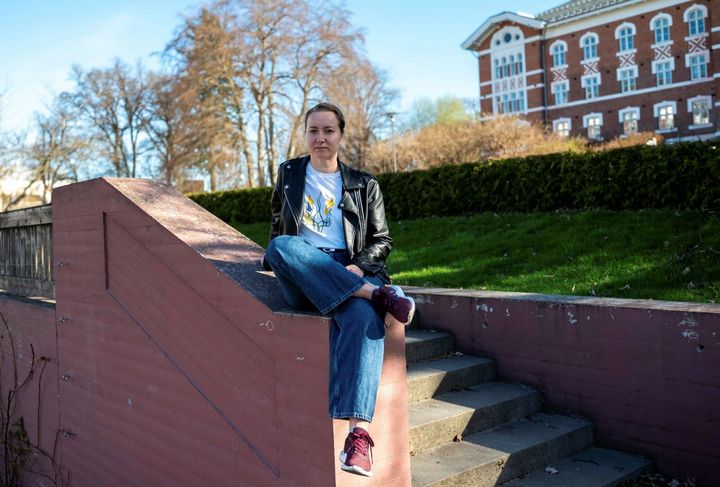 Forsker på trappa ved NMBU