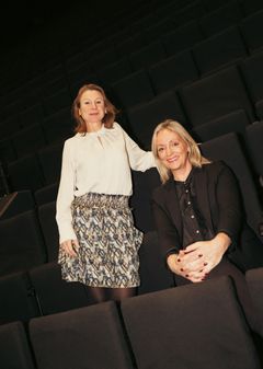 Ida Aall Gram, administrerende direktør i Aspelin Ramm, og Gunn Helen Hagen, administrerende direktør i NOVA Spektrum er veldig fornøyde med å få Reitan Eiendom med på laget i utviklingen av kontorbygget Over Spektrum.
