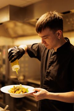 Robert-Marian Lisandroiu er medeier med solid erfaring fra Maya’s på Fornebu og Pier 31 på Lysaker.