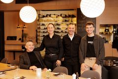 De nye driverne av Trattoria Bacco og Enoteca Bacco, fra venstre Iodi-Iulian Budescu,  Elena-Claudia Ciobanu, Domenico Mobilio og Robert-Marian Lisandroiu.