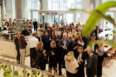 Lobbyen på Campus Ullevål var full da bygget ble offisielt åpnet 15. september. Bygulvet og lobbyen er åpne for publikum, og snart åpner både restaurant og vinbar i bygget.